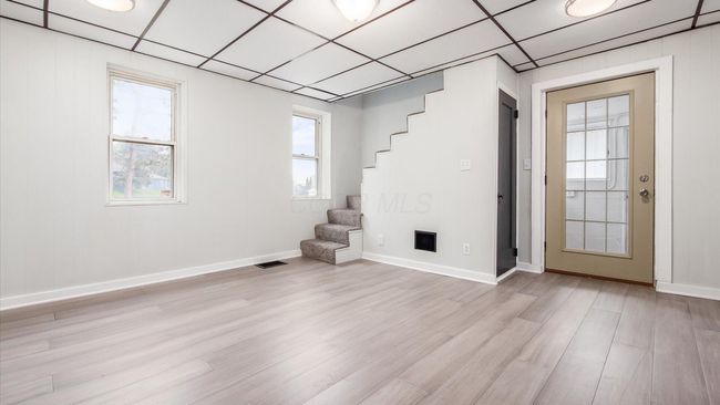 215 S Market St, House other with 3 bedrooms, 2 bathrooms and null parking in Somerset OH | Image 6