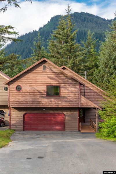 1001 Wee Burn Drive, Townhouse with 3 bedrooms, 2 bathrooms and 2 parking in Juneau AK | Image 2