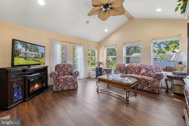 381 Youngs Dr, House other with 2 bedrooms, 2 bathrooms and null parking in FRONT ROYAL VA | Image 8