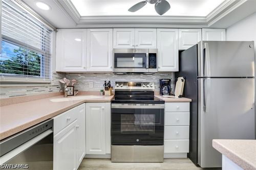 204-200 Forest Lakes Blvd, NAPLES, FL, 34105-2332 | Card Image