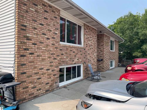 421-421 W Wright Ave, Shepherd, MI, 48883-5167 | Card Image