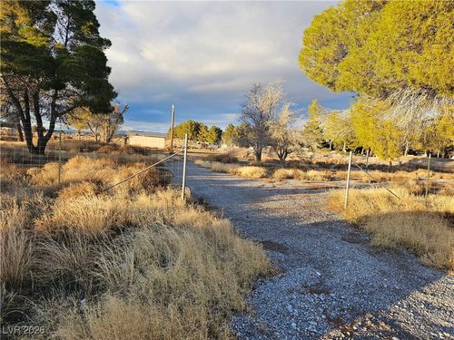 2710 Thousandaire Blvd, Pahrump, NV, 89048-7471 | Card Image
