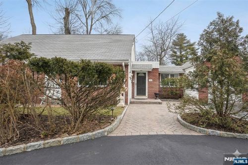52 Knickerbocker Road, Demarest, NJ, 07627 | Card Image