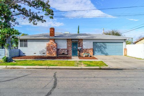 3495 E Dakota Ave, Fresno, CA, 93726-5042 | Card Image