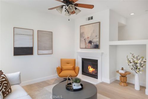 50 Cienega, Irvine, CA, 92618-8802 | Card Image