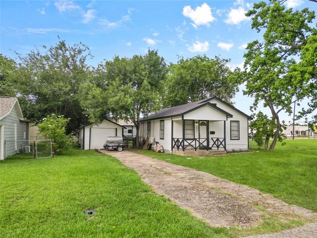 113 Sylvia St, House other with 2 bedrooms, 1 bathrooms and 1 parking in Deer Park TX | Image 4