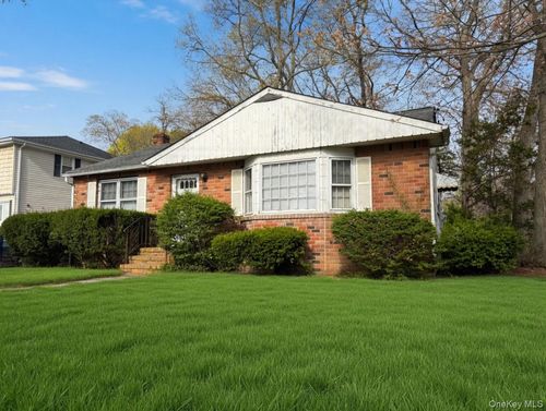 17 Lake, Lake Ronkonkoma, NY, 11779 | Card Image