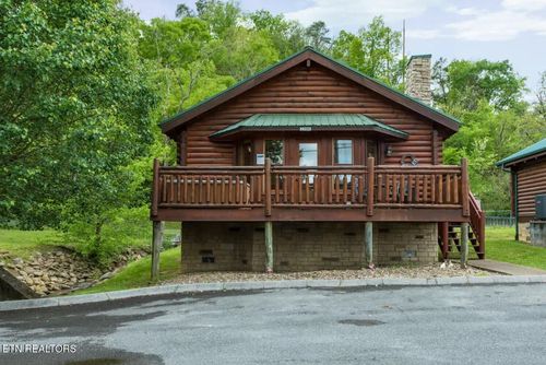 2304 River Port Way, Pigeon Forge, TN, 37863 | Card Image