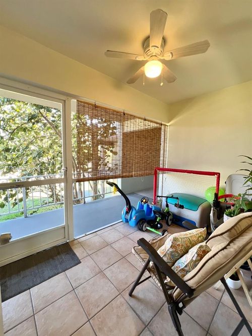 apt-208-270 Layne Blvd, Hallandale Beach, FL, 33009-5705 | Card Image