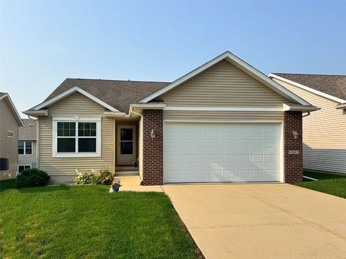 6807 Waterview Dr, Cedar Rapids, IA, 52404-7748 | Card Image