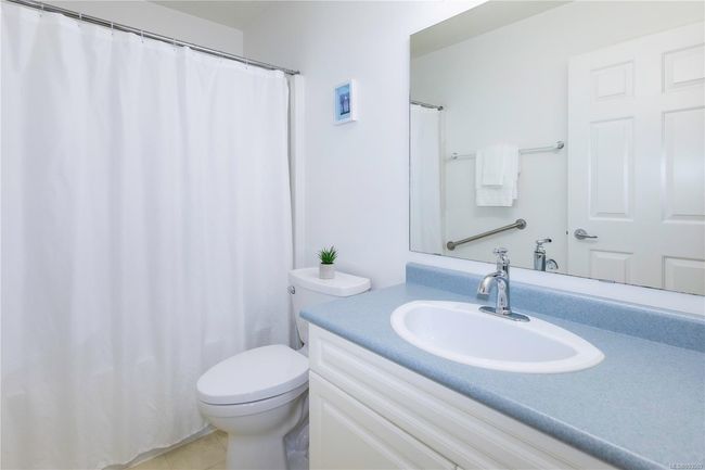 4th bedroom (suite) down | Image 39
