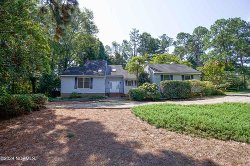 115 Fox Hunt Ln, Southern Pines, NC, 28387-7122 | Card Image
