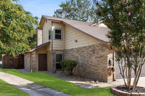 2222 Jackson Cir, Carrollton, TX, 75006-1636 | Card Image