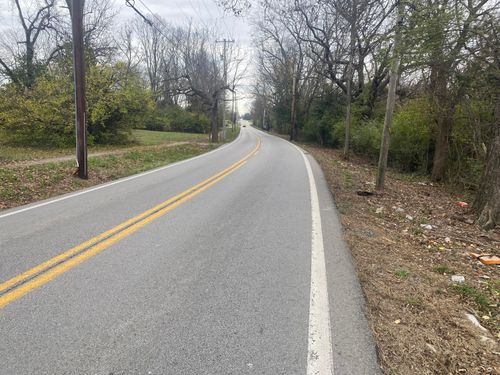 892 Tyrone Pike, Versailles, KY, 40383-1323 | Card Image