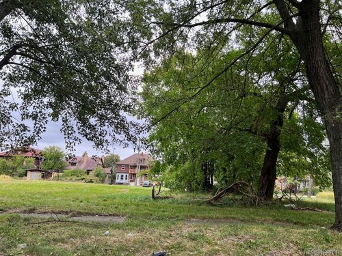 4404 Helen St, Detroit, MI, 48207-1932 | Card Image