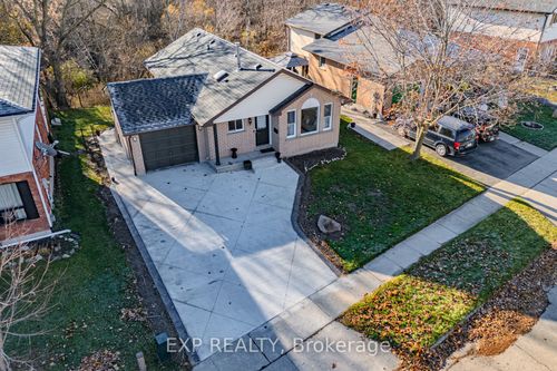 147 Taylor Ave, Cambridge, ON, N1R7M3 | Card Image