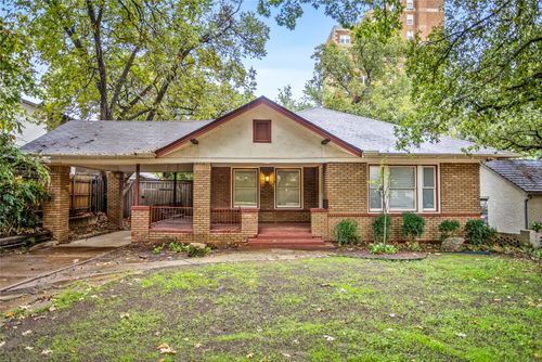 2303 Mistletoe Dr, Fort Worth, TX, 76110-1150 | Card Image