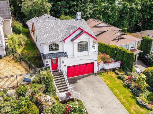 2-709 Luscombe Pl, Esquimalt, BC, V9A7L6 | Card Image