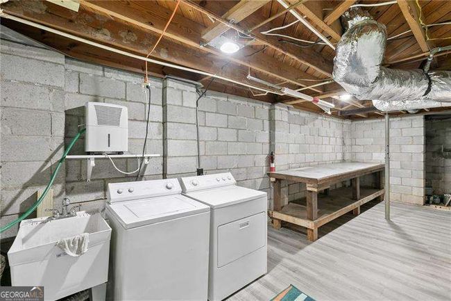 2337 Elmwood Cir Se, House other with 3 bedrooms, 3 bathrooms and null parking in Atlanta GA | Image 21