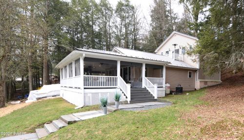 132 River Rd, Greentown, PA, 18426-4109 | Card Image