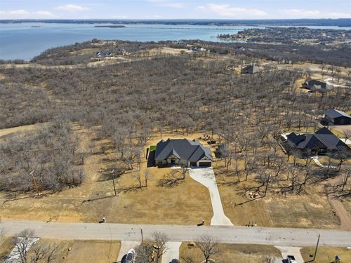 208 Shady Oaks Dr, Runaway Bay, TX, 76426-9462 | Card Image