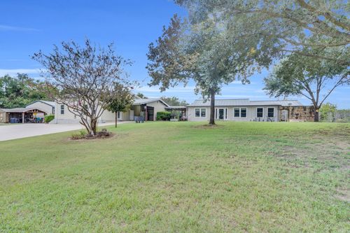 490 James Rd, Ferris, TX, 75125-9222 | Card Image