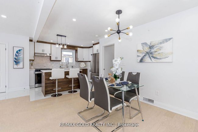 1362 Pharmacy Ave, House other with 5 bedrooms, 3 bathrooms and 3 parking in Scarborough ON | Image 8
