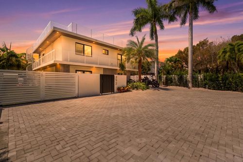 292 Woods Ave, Tavernier, FL, 33070-2257 | Card Image