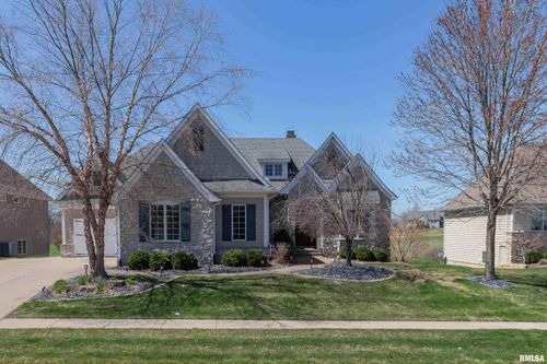 10 Country Club Ct, Le Claire, IA, 52753-9268 | Card Image