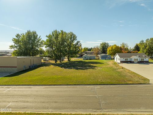 1127 Border Lane, Washburn, ND, 58577 | Card Image