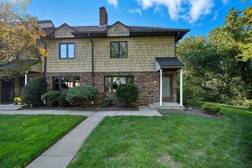 h-4 Castle Hill Rd, Agawam, MA, 01001-2468 | Card Image