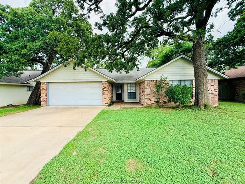 1101 Hardwood Ln, College Station, TX, 77840-3637 | Card Image