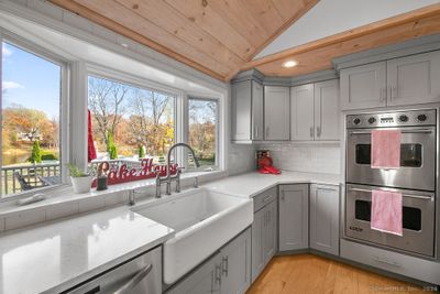 98 Waterside Lane, House other with 5 bedrooms, 3 bathrooms and null parking in West Hartford CT | Image 3