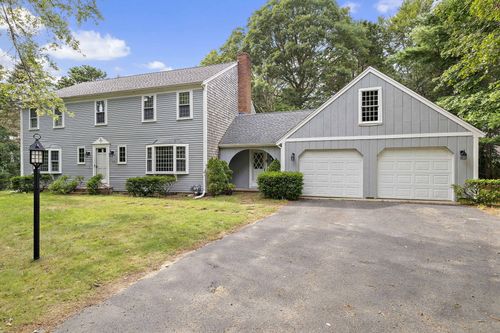 70 Joyce Anne Rd, Centerville, MA, 02632-2905 | Card Image