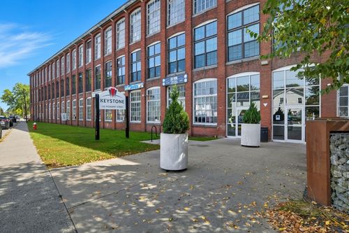 122 Pleasant St, Easthampton, MA, 01027-1358 | Card Image