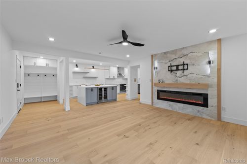 unit-23-1111 N Old Woodward Ave, Birmingham, MI, 48009-5434 | Card Image