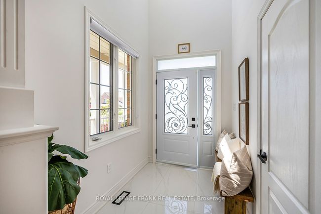 1533 Clearbrook Dr, House other with 5 bedrooms, 4 bathrooms and 2 parking in Oshawa ON | Image 4