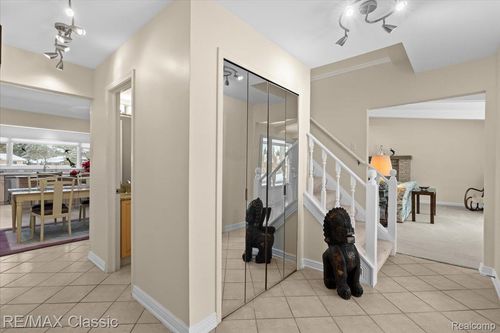 5067 Oakwood Ct, Commerce Township, MI, 48382-1440 | Card Image