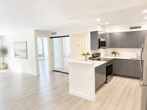 2j-1000 Spanish River Road, Boca Raton, FL, 33432 | Card Image