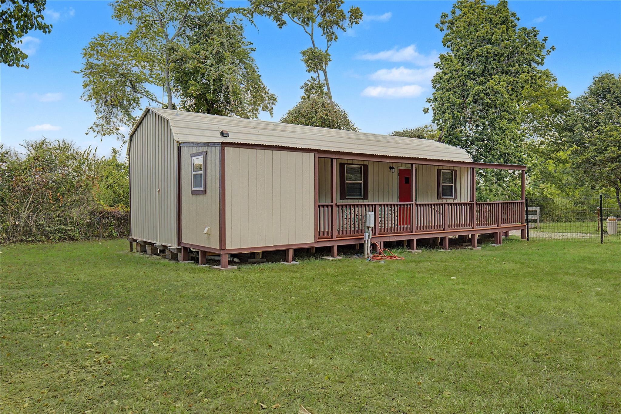Residential Lease in Willis 3