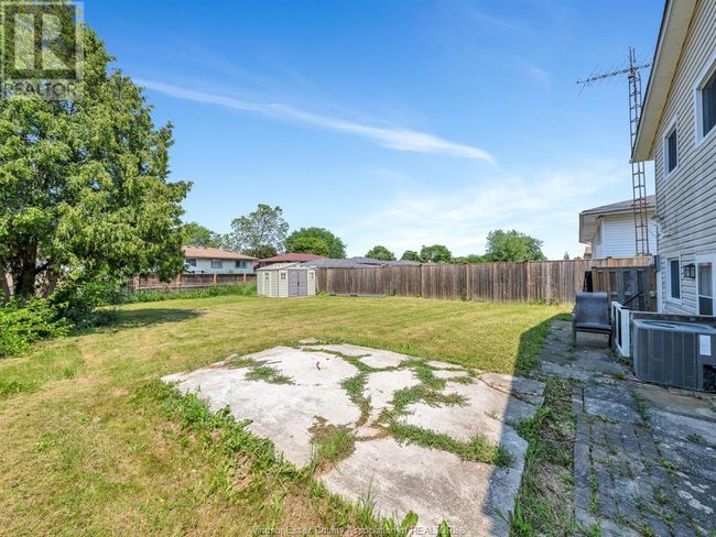 10670 Lambeth Rd, House other with 3 bedrooms, 2 bathrooms and null parking in Windsor ON | Image 32
