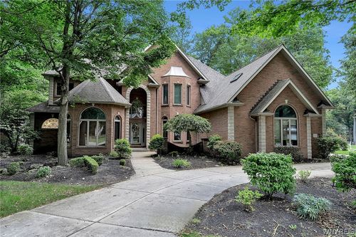 9683 Cobblestone Dr, Clarence, NY, 14031-1580 | Card Image