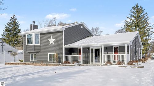 421 E Hillcrest St, Alma, MI, 48801-2780 | Card Image