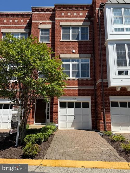 12108 Kinsley Pl, RESTON, VA, 20190-3284 | Card Image