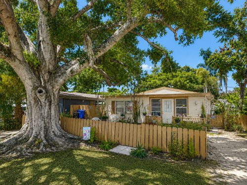2666 12th Ave, Vero Beach, FL, 32960-5075 | Card Image