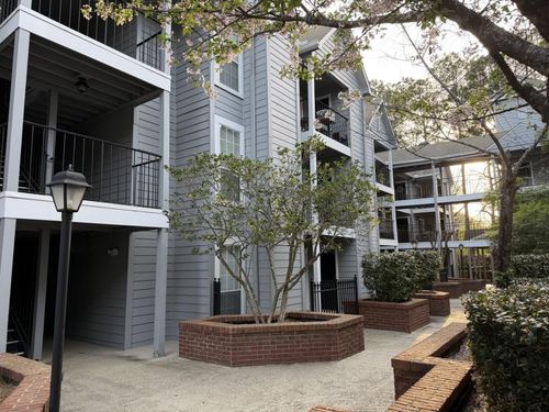 418 Granville Ct, Atlanta, GA, 30328-3439 | Card Image