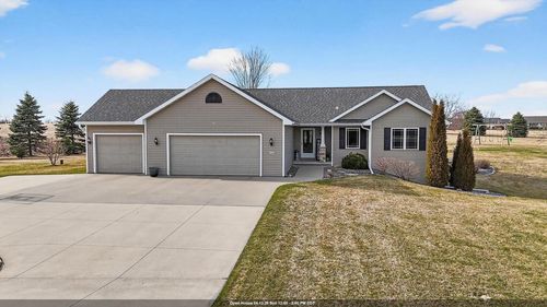 W7122 Hillview Road, Greenville, WI, 54942 | Card Image
