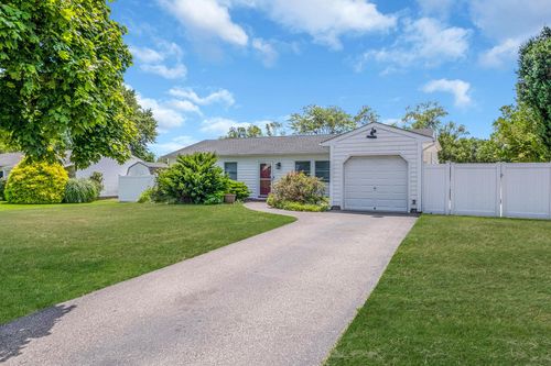 89 Rustic Ave, Medford, NY, 11763-4400 | Card Image