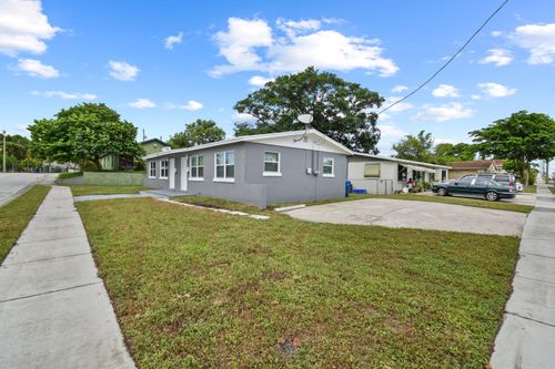a1-968 W 9th St, Riviera Beach, FL, 33404-7363 | Card Image