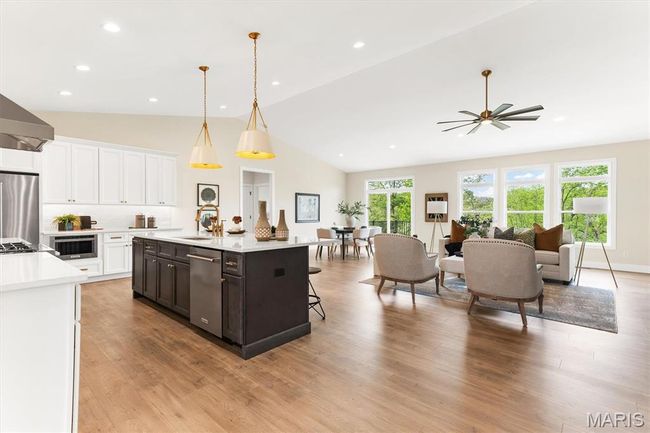 Open floor plan with vaulted ceiling! | Image 16